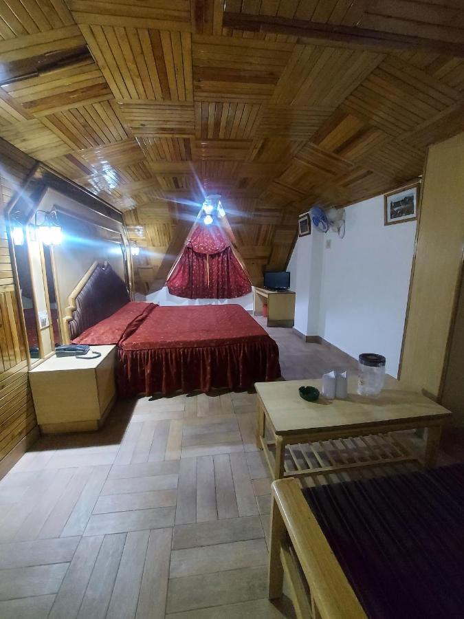 Brightland Hotel Shimla Buitenkant foto
